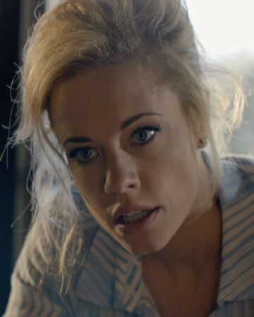 Kelly Anne Van Awken Queen Of The South Wiki Fandom