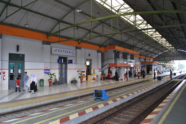 Image - KTA.jpg  Kereta Api Indonesia Wiki  FANDOM 