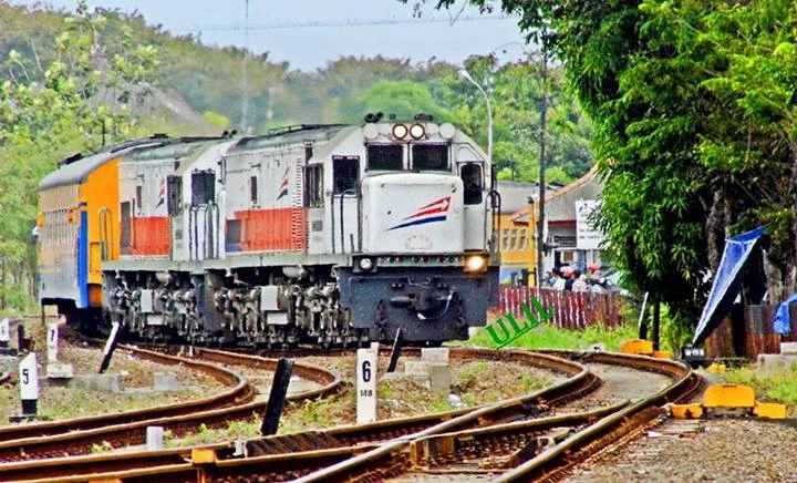 Image - Tegal Ekspres.jpg  Kereta Api Indonesia Wiki 