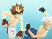 Tsuna golpea a Ryohei