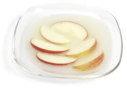 ApplesInAcidulatedWater