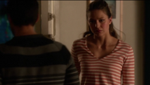 Mon-El sai depois que Kara lhe diz que está entre eles