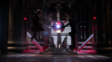 Supergirl luta contra o Marciano Branco que se faz passar por Alex