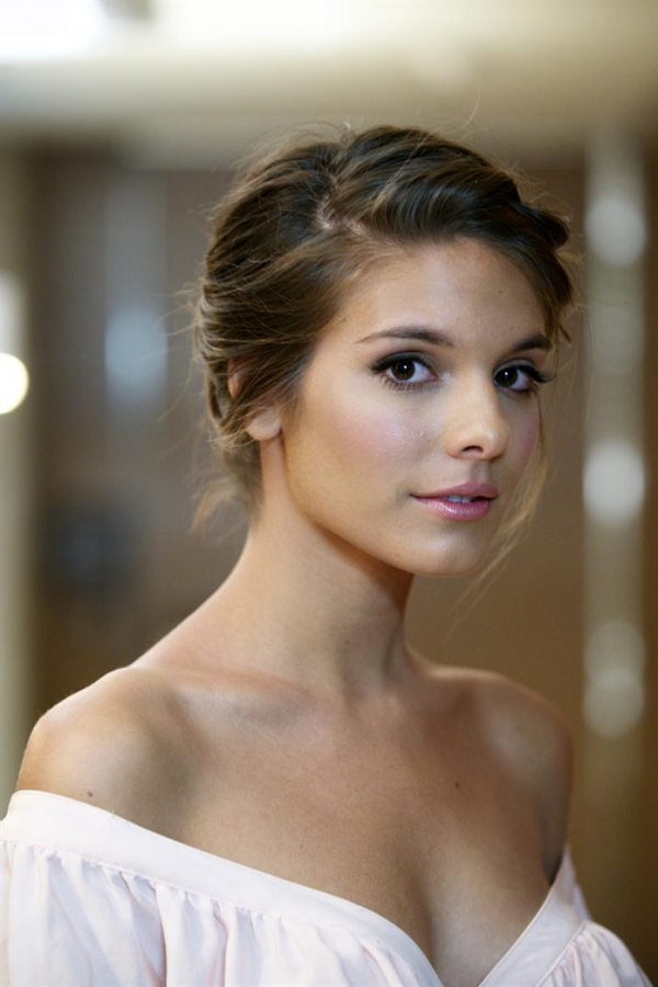 Next photo of Caitlin Stasey