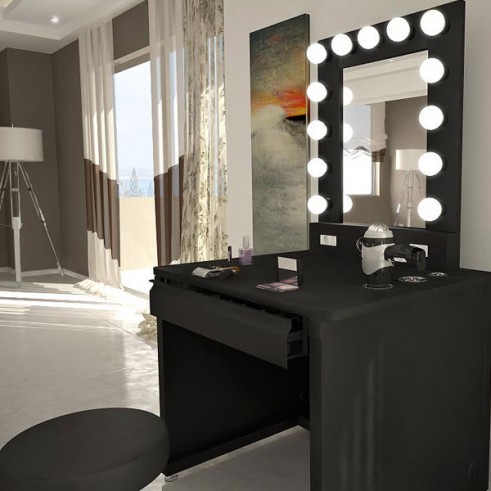kim kardashian makeup mirror