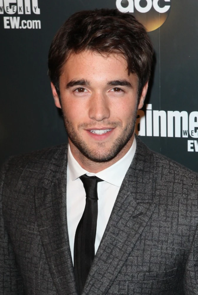 Josh Bowman Revenge 23x Wiki FANDOM powered by Wikia