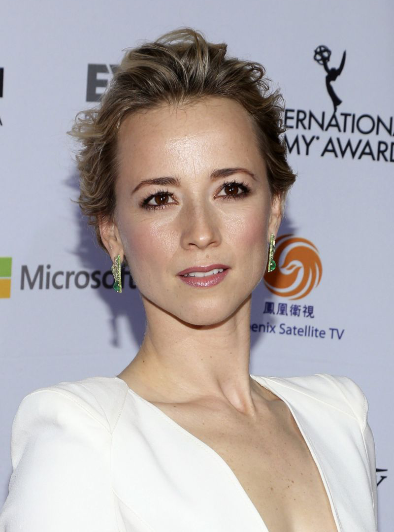 Karine Vanasse | Revenge ABC Wiki | FANDOM powered by Wikia