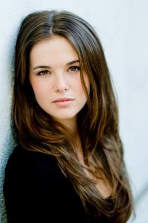 zoey deutch date of birth