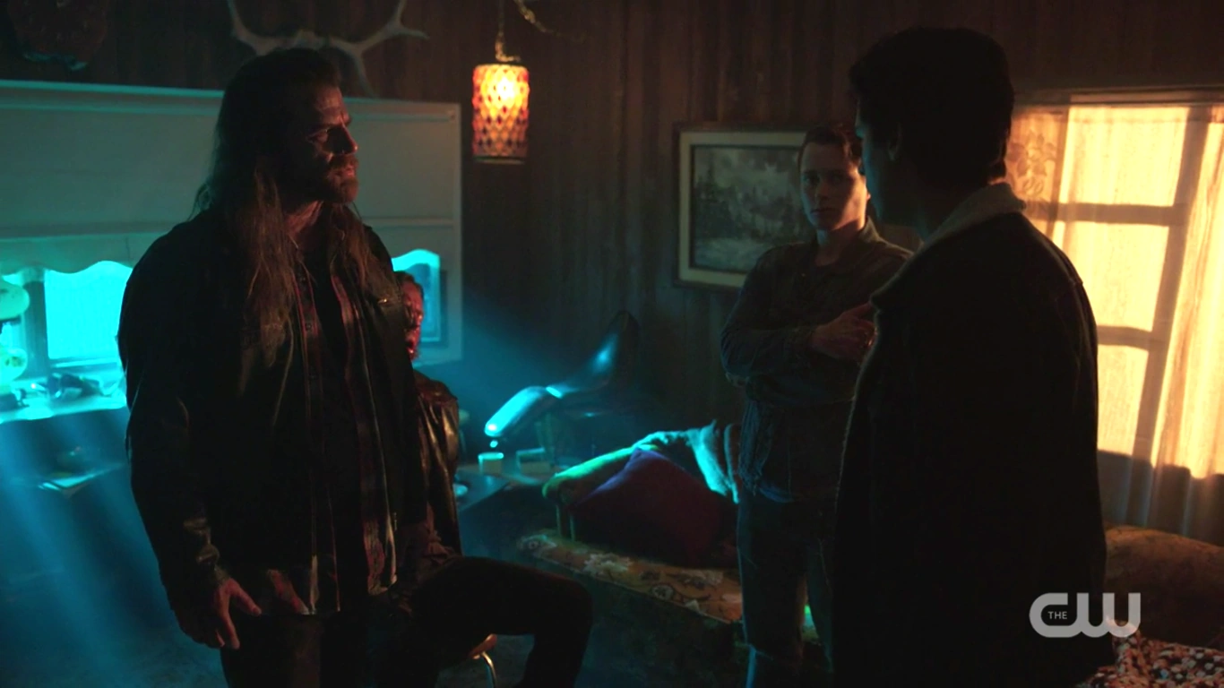 Image RDCaps2x01AKissBeforeDying143SouthsideserpentsJughead