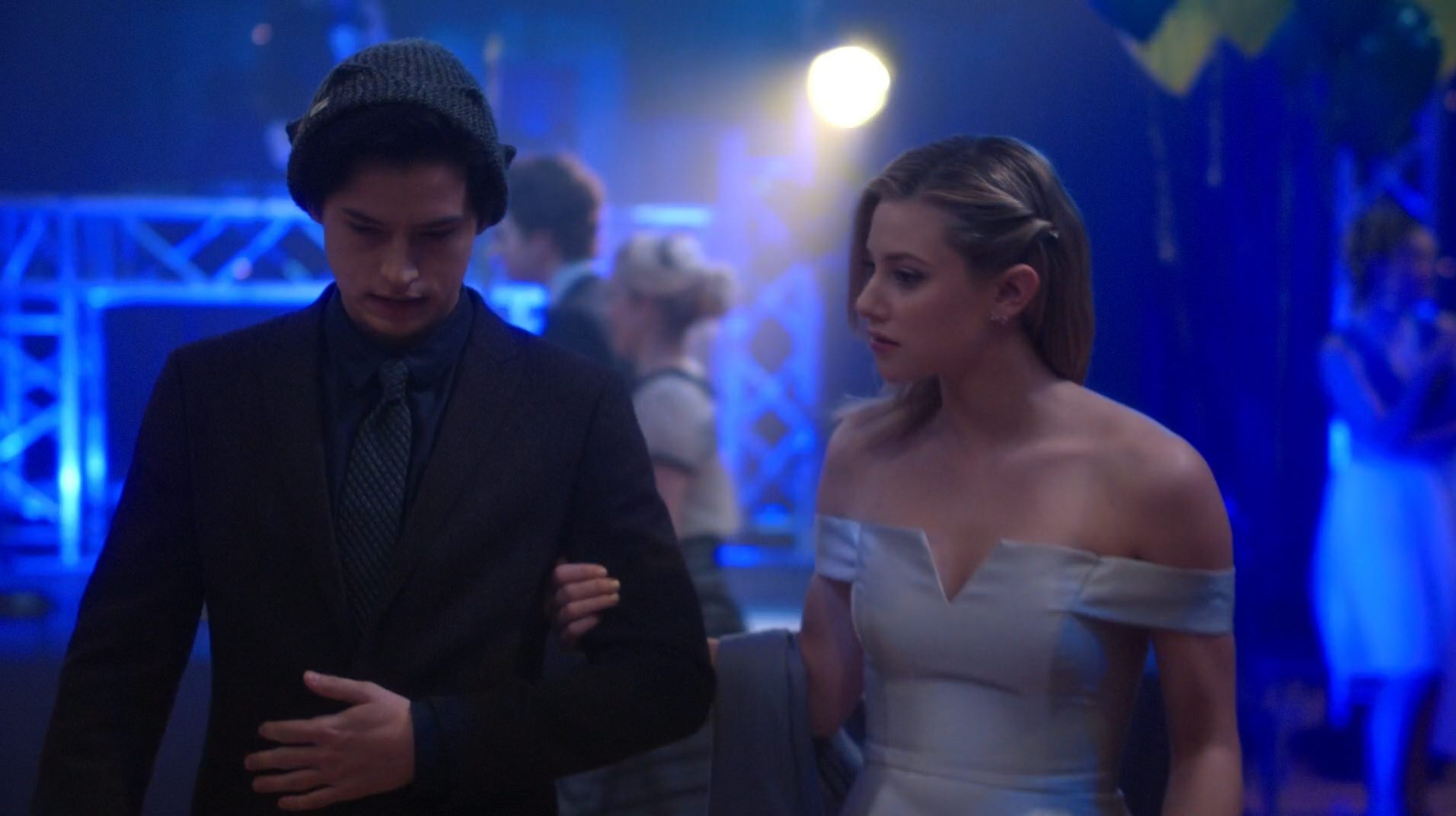 Image Season 1 Episode 11 To Riverdale And Back Again Betty Jughead 1 Riverdale Wiki 