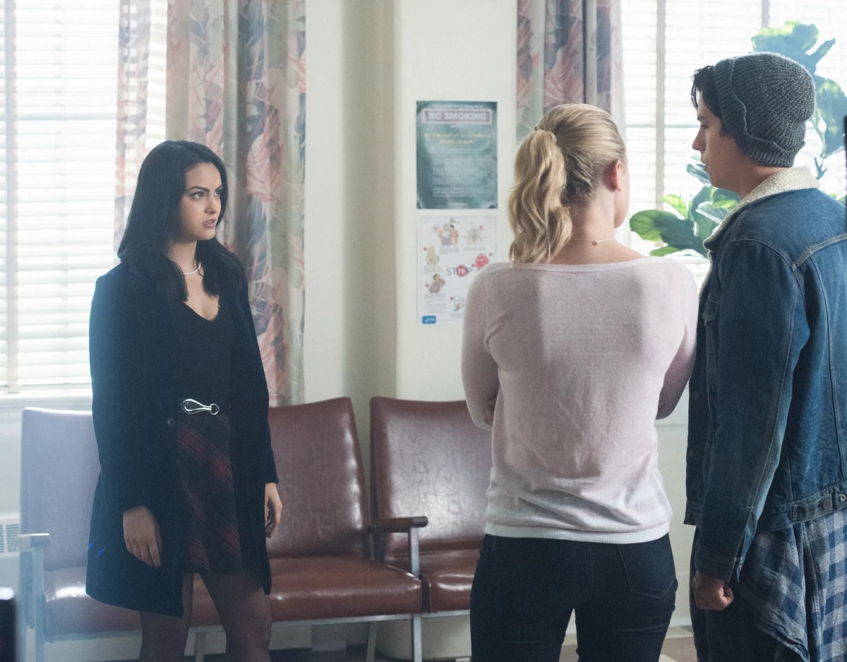 Image RDPromo2x01AKissBeforeDying08VeronicaBettyJughead.jpg