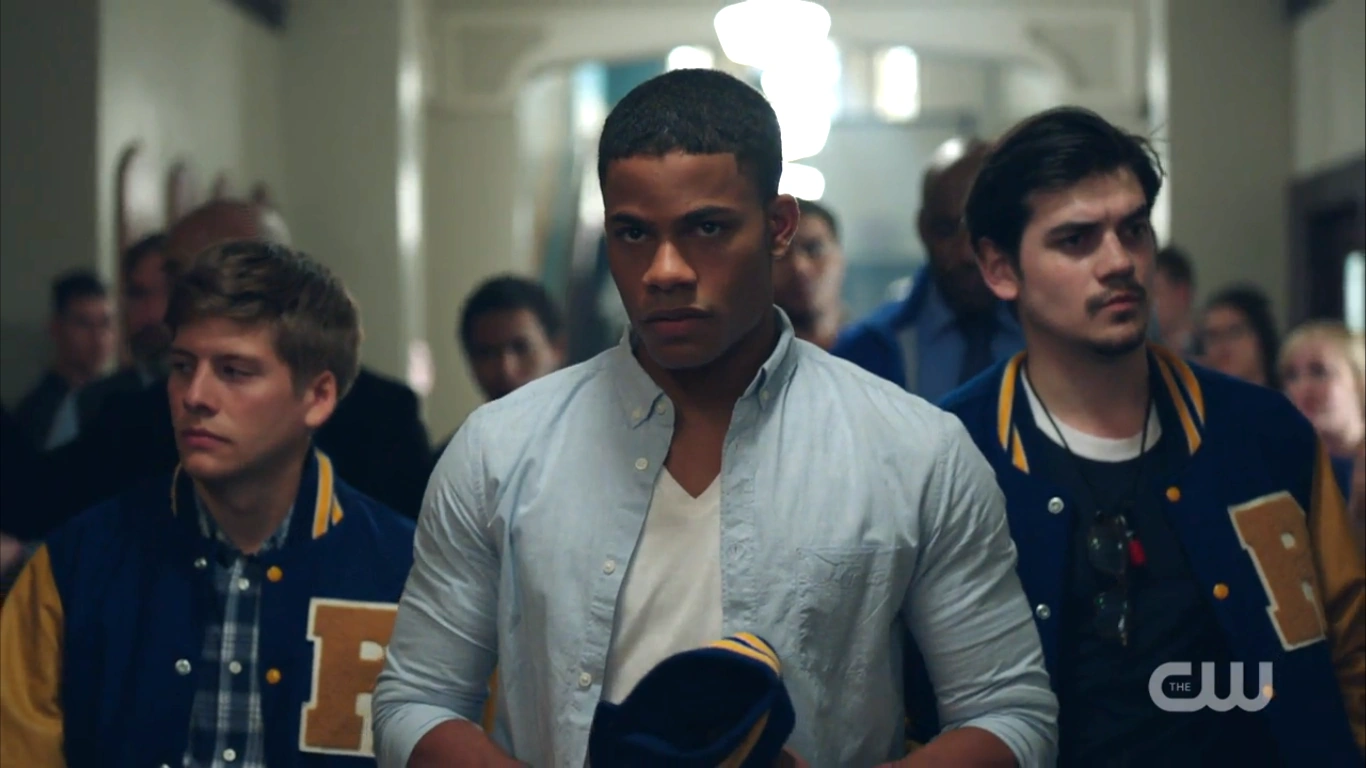 Image Season 1 Episode 3 Body Double Chuck kicked off football team