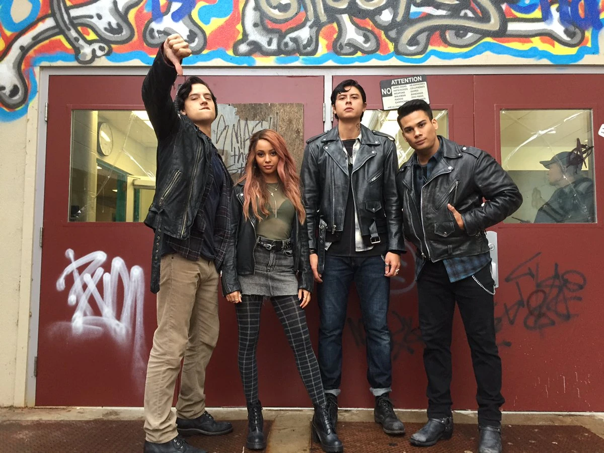 Image Promotional Image Season 2 Southside Serpents JugheadToni