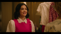 KK-Caps-1x05-Song-for-a-Winters-Night-16-Katy