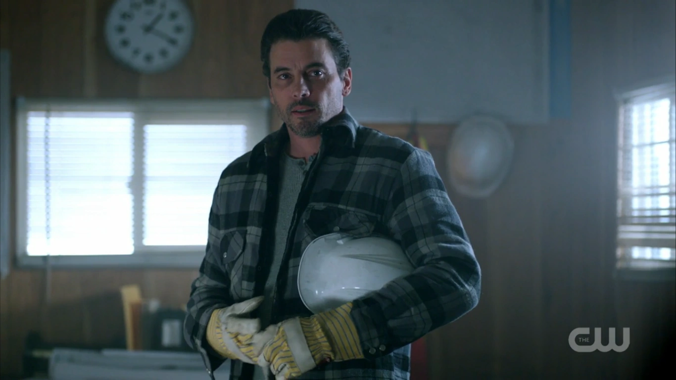 Image - Season 1 Episode 10 The Lost Weekend FP at work.png | Riverdale Wiki | FANDOM powered by ...