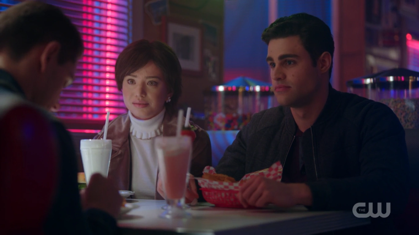 Image RDCaps2x14TheHillsHaveEyes89MooseMidge.png Riverdale