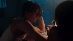 RD-Gifs-2x05-When-a-Stranger-Calls-Jughead-Toni