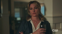 RD-Caps-2x04-The-Town-That-Dreaded-Sundown-11-Alice