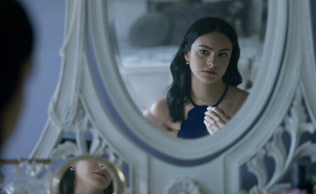 File:RD-Promo-3x01-Labor-Day-48-Veronica.jpg