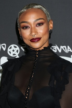 Tati Gabrielle in the 100