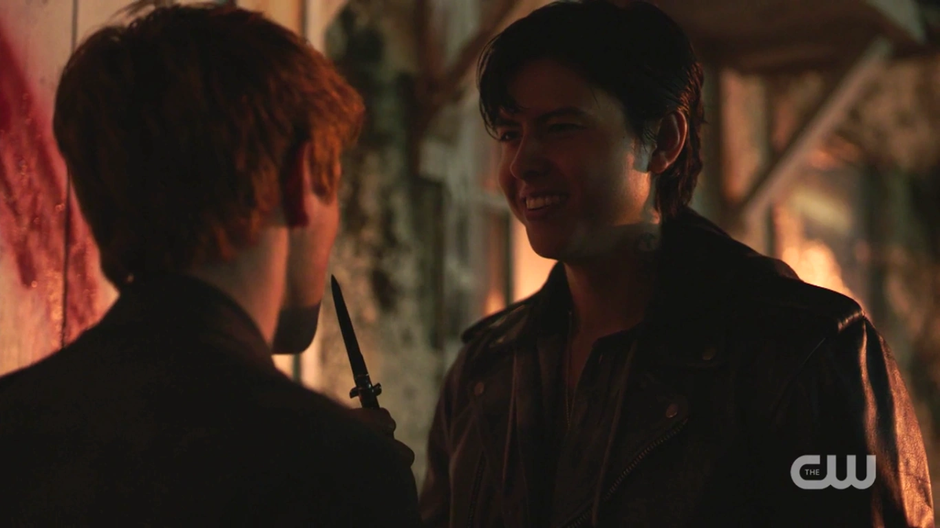 Image RDCaps2x04TheTownThatDreadedSundown71SweetPeaknife