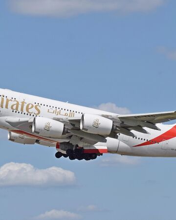 Emirates Roblox Pilot Training Flight Plane Simulator Wiki Fandom - a380 800 roblox