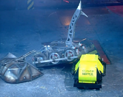 Clawed hopper vs hammer a tong