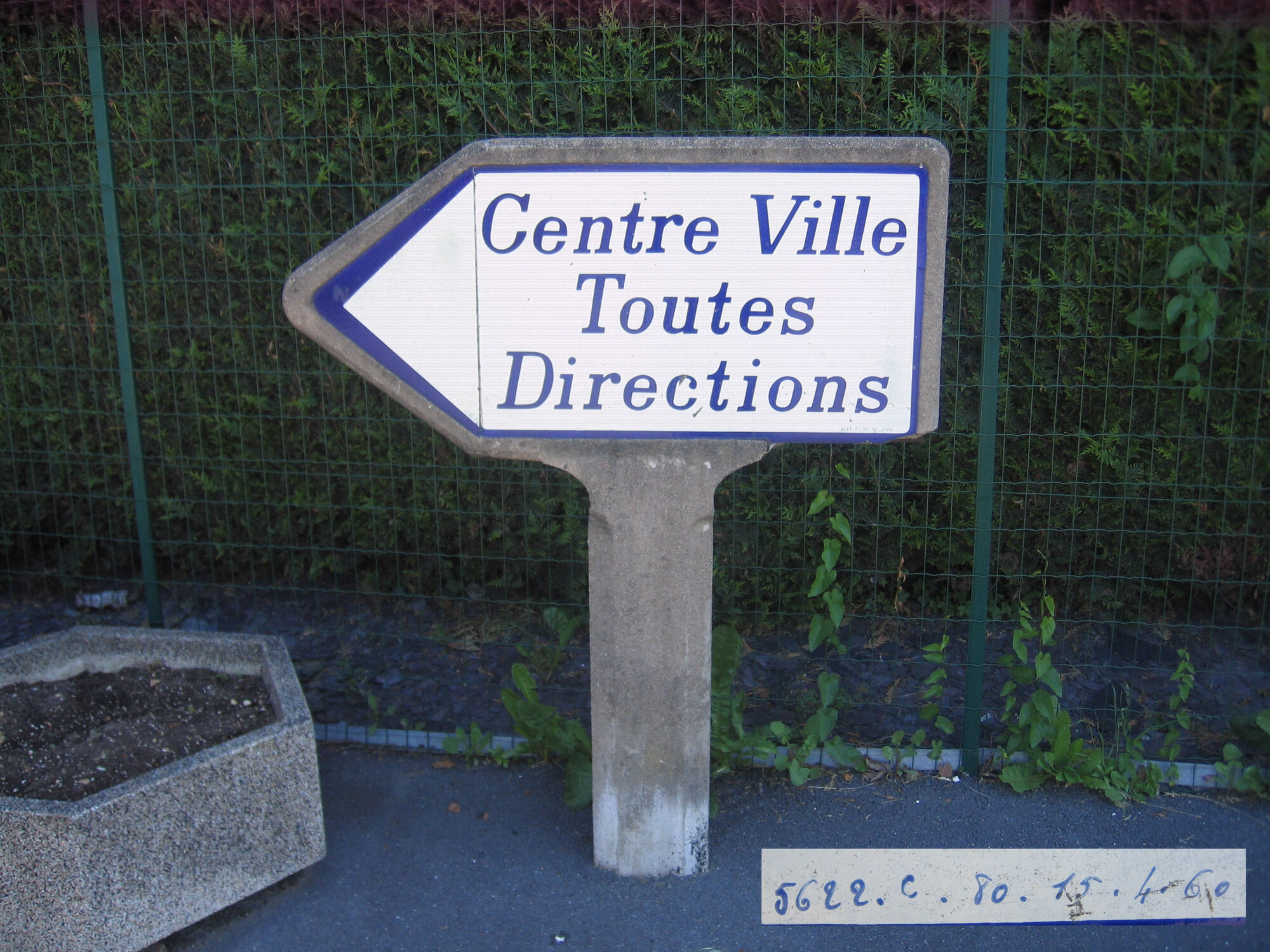 Image Panneau direction 80D329 Montdidier JPG Image Panneau direction 80D329 Montdidier JPG
