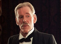 Peter O Toole als Conan Doyle
