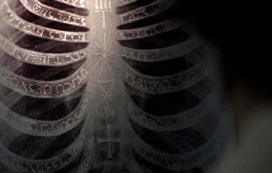 Bild Sigillen auf Rippen.jpeg Supernatural Wiki FANDOM powered by