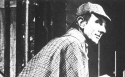 John Wood als Holmes