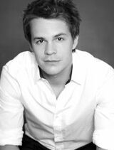Johnny Simmons