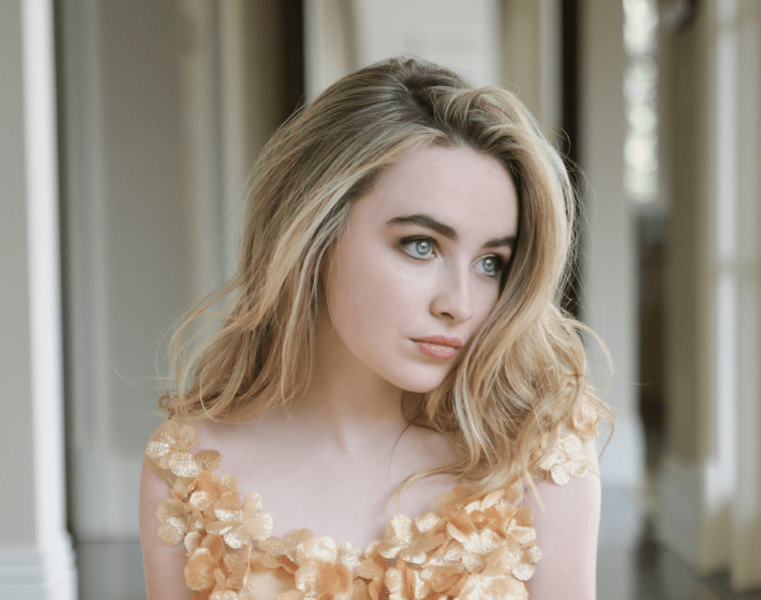 image brini png sabrina carpenter wiki fandom girl meets christmas maya