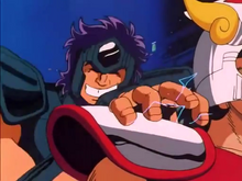 GEKI É QUEIMADO PELA COSMO-ENERGIA DE SEIYA.