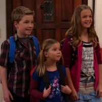 Daisy Jarvis And Sophie Fenton Sam And Cat Wiki Fandom