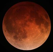 493px-Lunar eclipse April 15 2014 California Alfredo Garcia Jr1