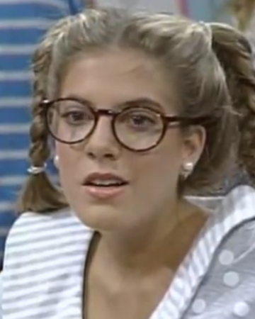 tori spelling saved by the bell
