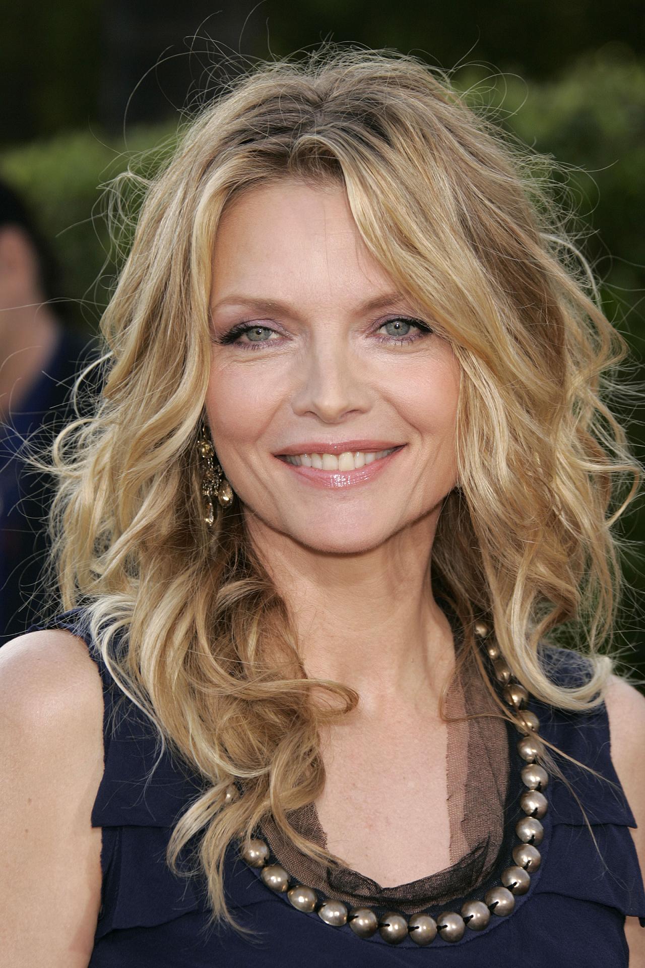 michelle-pfeiffer-scarface-fandom