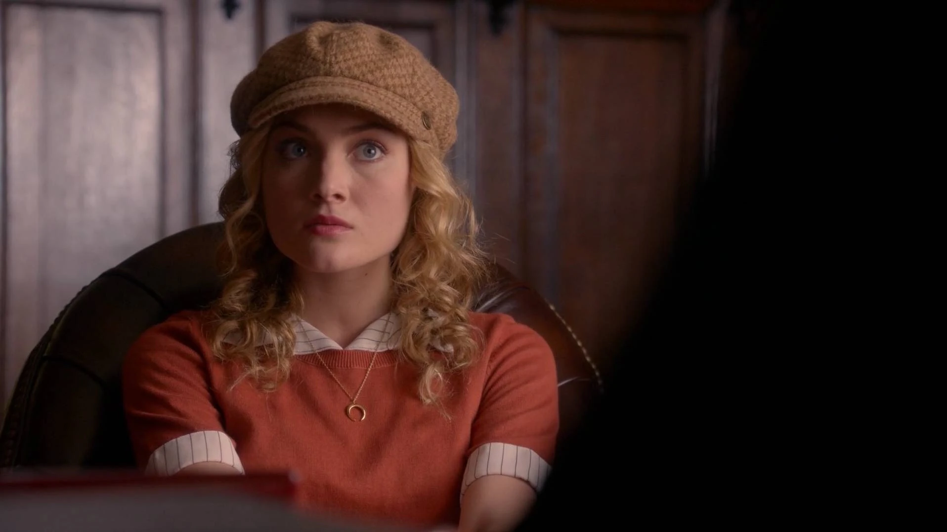 Королева 8 дней. Королева 8 дней. Портрет елизаветы 2 английской королевы. Красная королева сериал 8 серия. Queen с 8 марта.