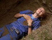 1x02ellioteigenesgrab