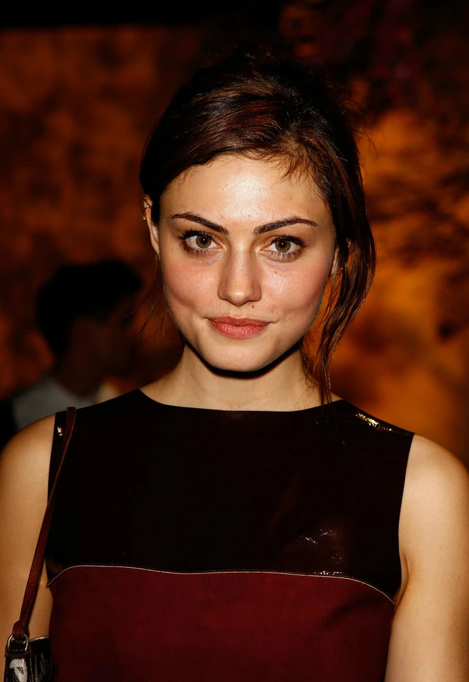 phoebe tonkin