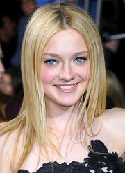 1260374980 dakota-fanning-290