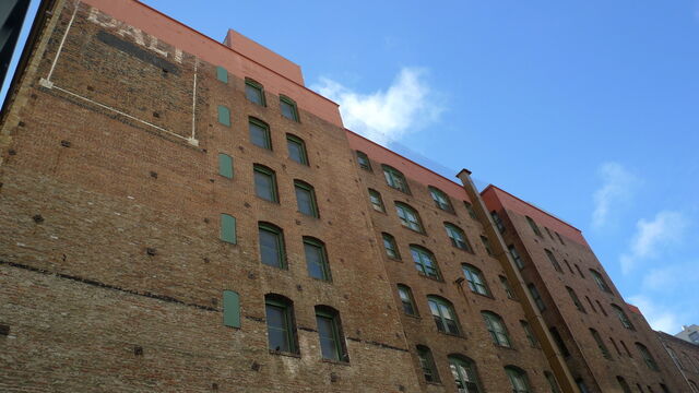 File:Dalt Hotel-side view.jpg