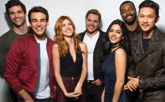 Datei:Shadowhunters slider2.png