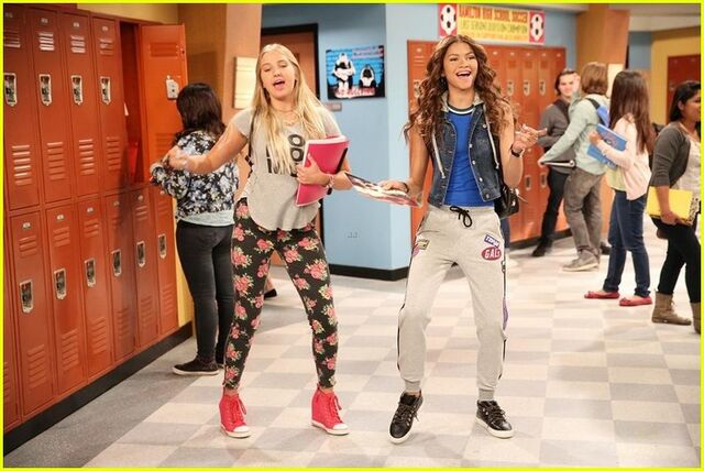 Image Kc Undercover Photo Bombed Stills 01 Shake It Up Wiki Fandom Powered By Wikia 