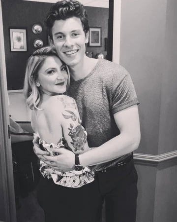Julia Michaels Shawn Mendes Wiki Fandom