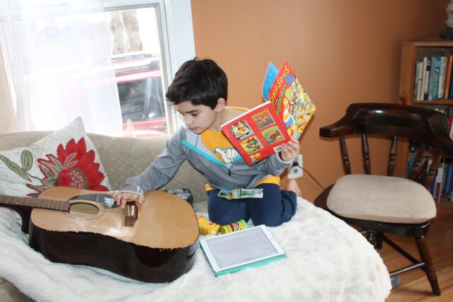 File:Jonah multitasking.jpg