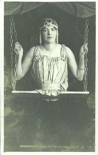 Gabrielle fuller4