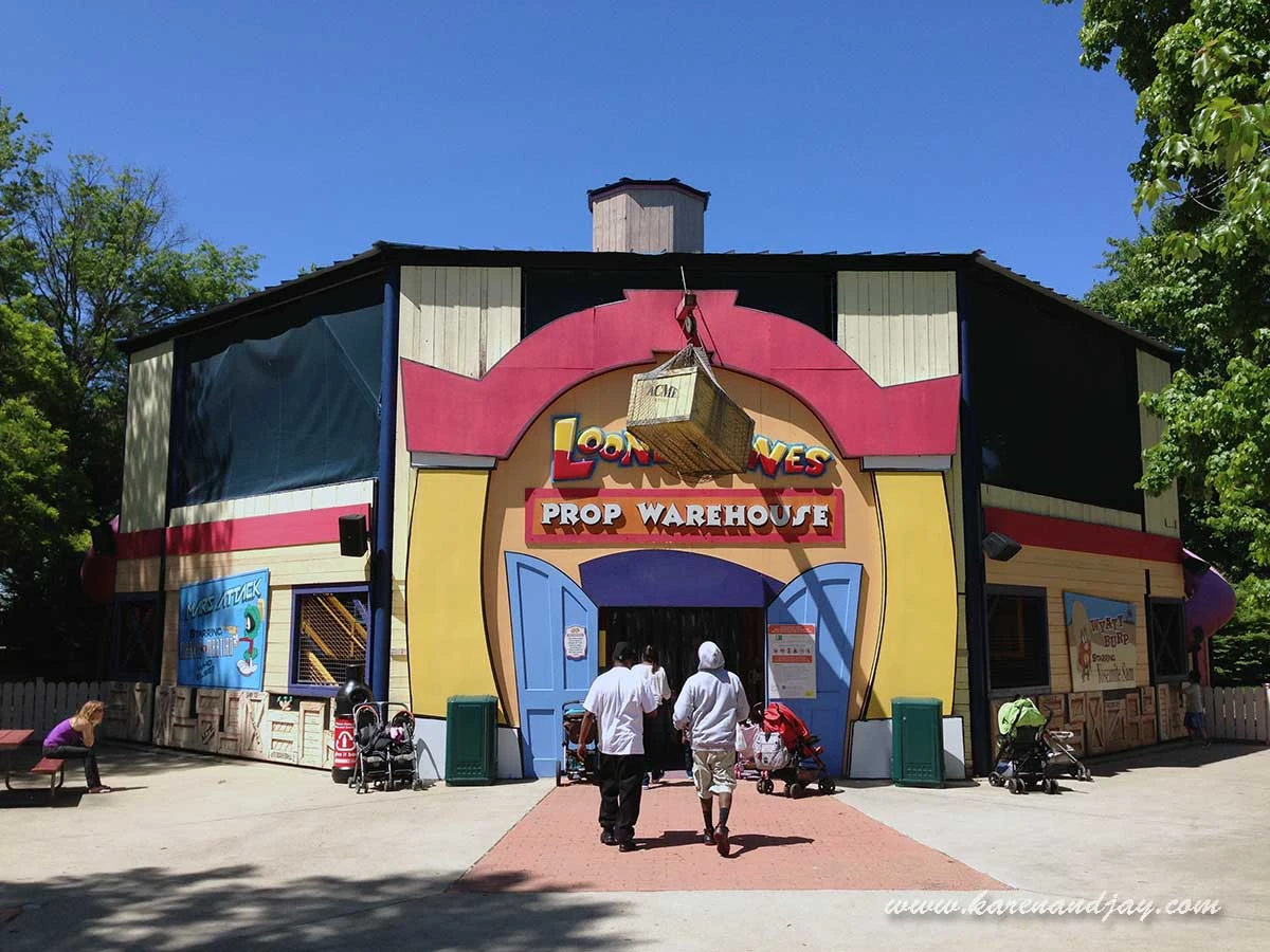 Looney Tunes Prop Warehouse | Six Flags Wiki | Fandom