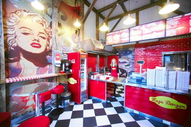Z12771767Q,Mega-Burger---nowy-lokal-na-rynku-Manufaktury